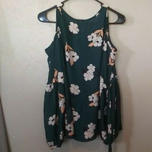 5/$25 Cold shoulder sleeved shirt